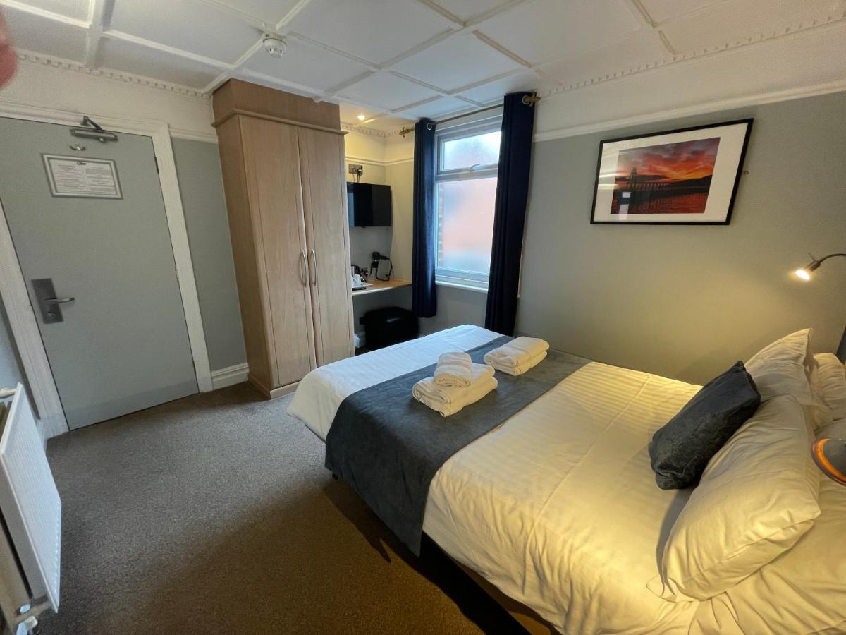 The George Hotel Whitby Kültér fotó